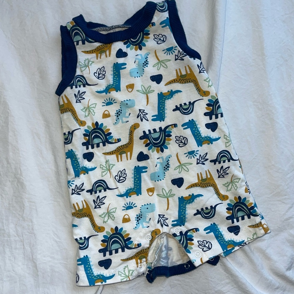 0-3month Dino onesie